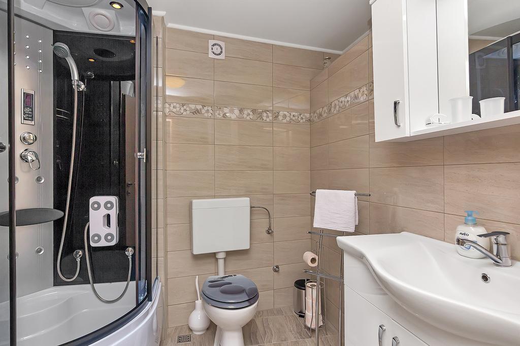 Guesthouse Josko Makarska Extérieur photo